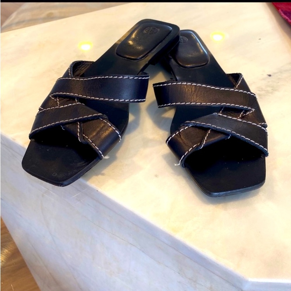 Massimo Dutti Sandals size 7 like new